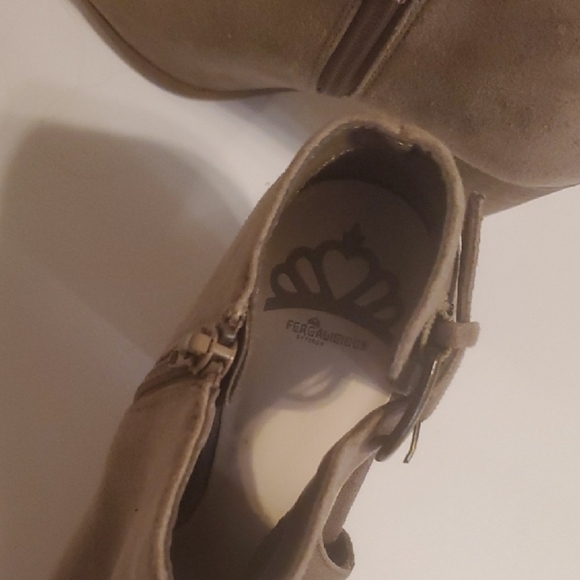 Stylish Tan Suede Like Ankle Booties Heeled Shoe Open Toe Womens Size 7.5 7-1/2 - Picture 7 of 10